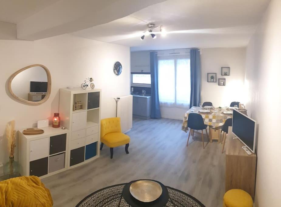Charmant Studio Avec Place De Parking Нанси Экстерьер фото